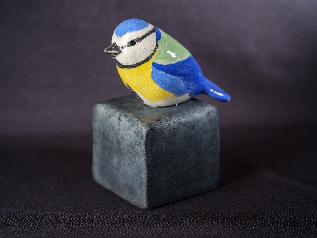 Oiseau modelé en grès cuisson raku